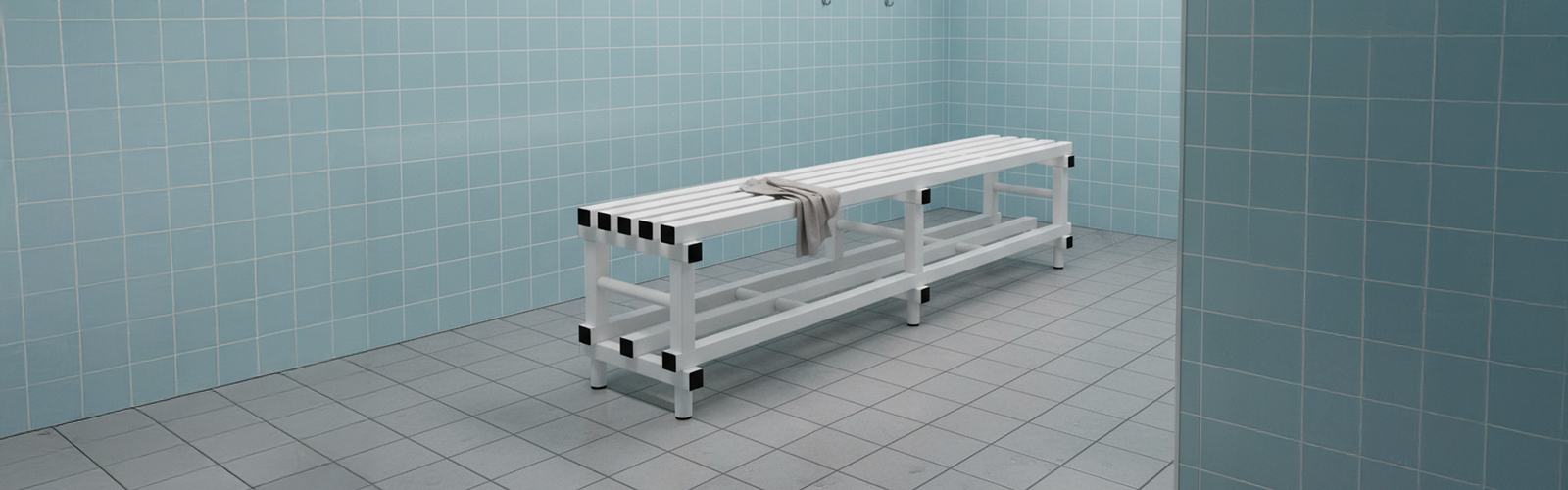 bancos para espacios húmedos